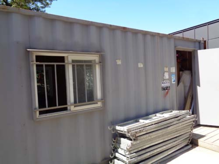 본건 지상 이동식 컨테이너