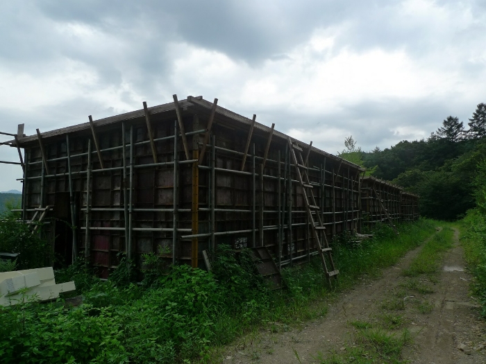 본건 지상 제시외구축물