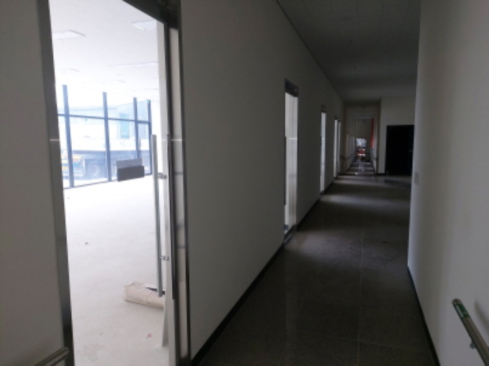 1층 상가 복도 전경