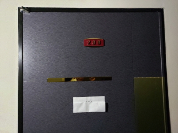 2층 208호 현관문 전경