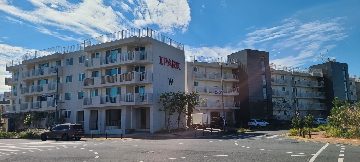 본건 외부 전경