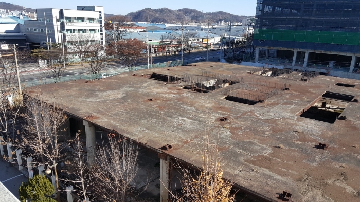 본건 전경(남서측에서 촬영)