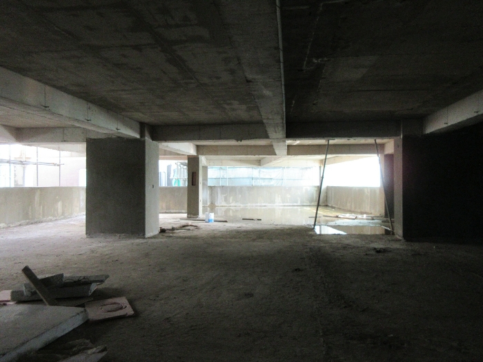 【 본 건 2층 】