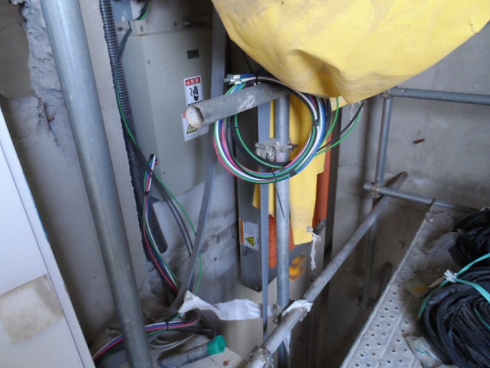 【 본 건 13층 】