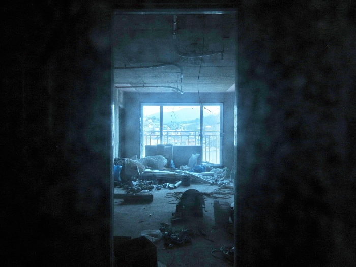 【 본 건 기호 14 - 702호 】