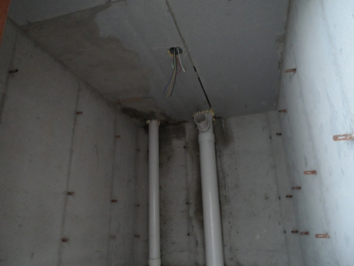 【 본 건 기호 37 - 1301호 】