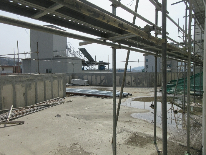 【 본 건 4층 】