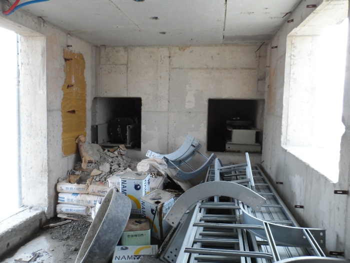 【 본 건 옥상층 】