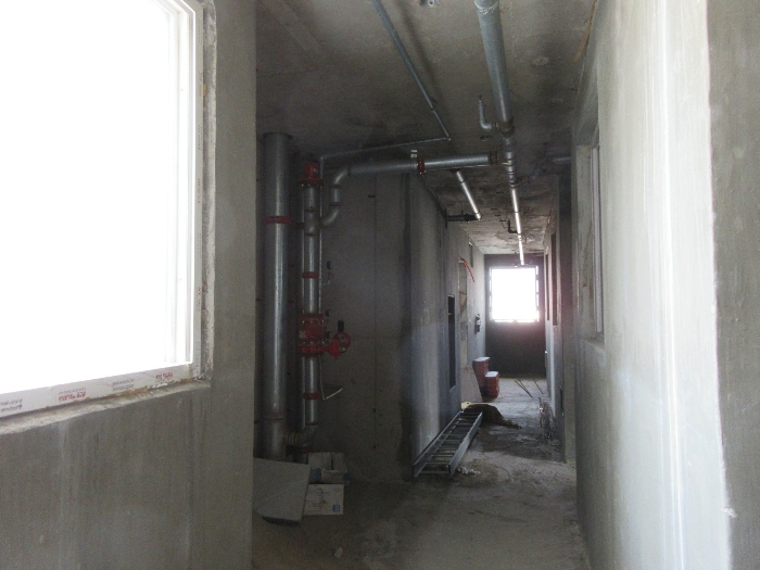 【 본 건 6층 복도 】