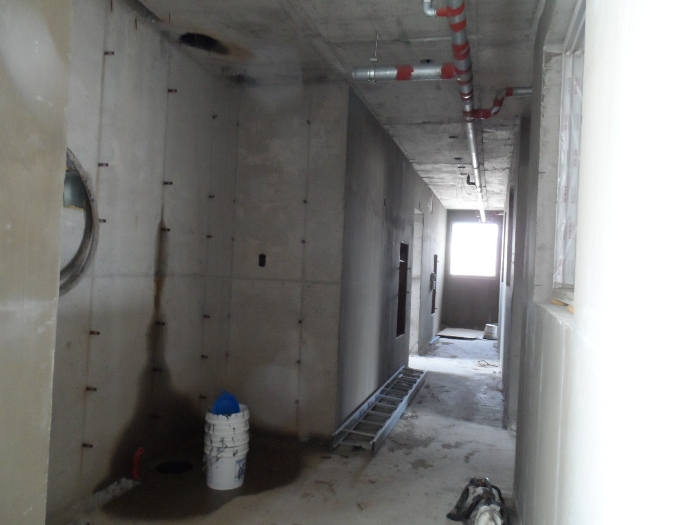 【 본 건 12층 복도 】