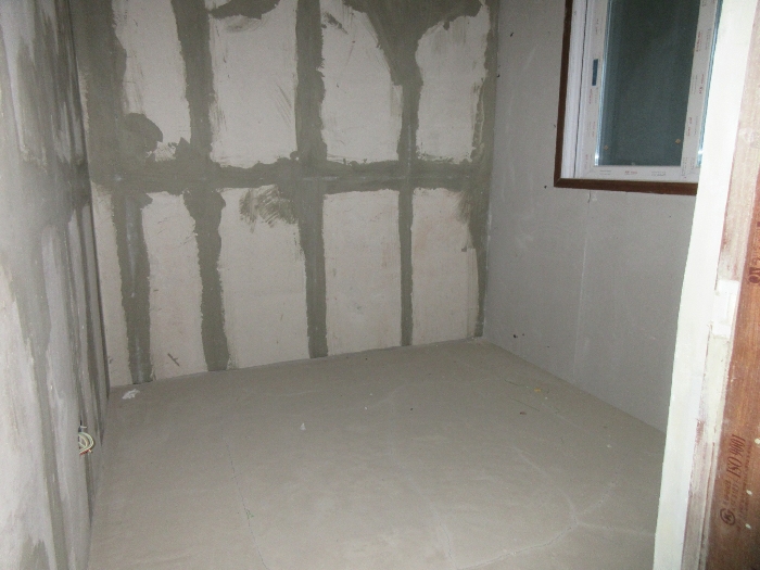 【 본 건 기호 4 - 404호 】