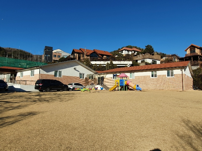 기호2 건물 전경 (남서측 인근)