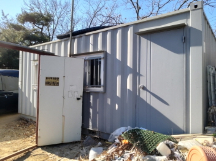 제시외 건물 앞 컨테이너 1