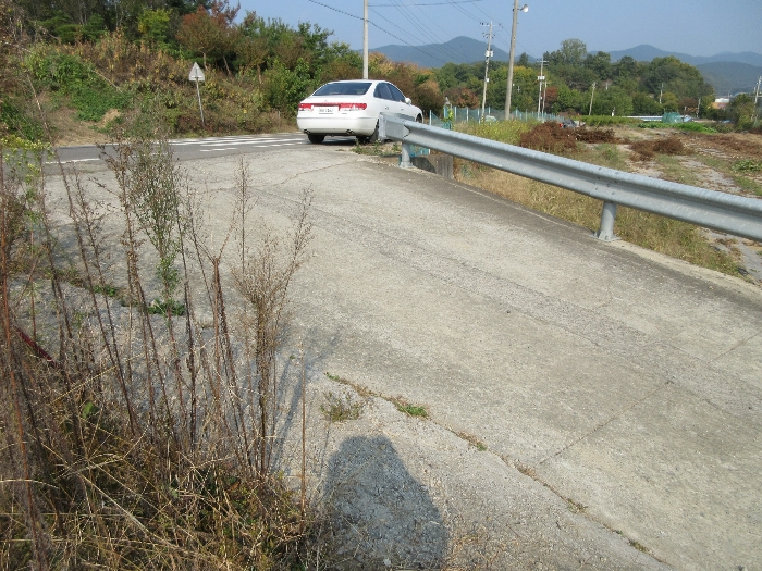 【 본 건 기호 32) 】