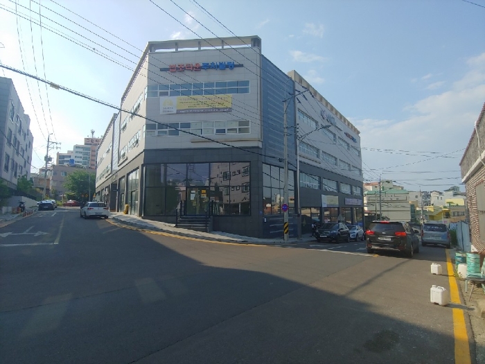 남서측에서 북동측으로