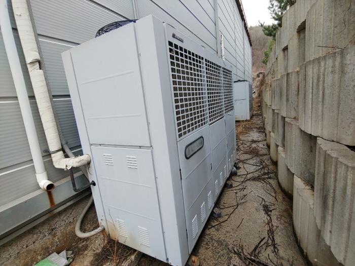 건물 기호6의 냉동설비(air cooled condenser)