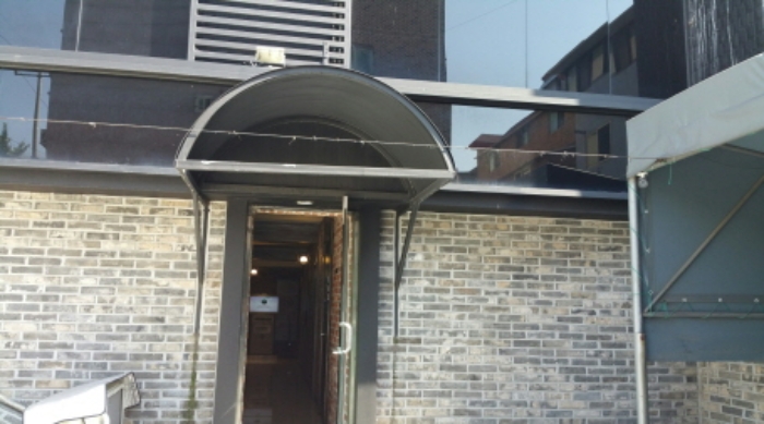 목록3.건물(호텔도스) 1층 공동출입문