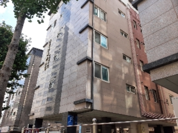 해당부동산 건물 전경