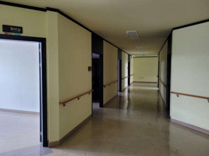 병원 2층 내부 전경