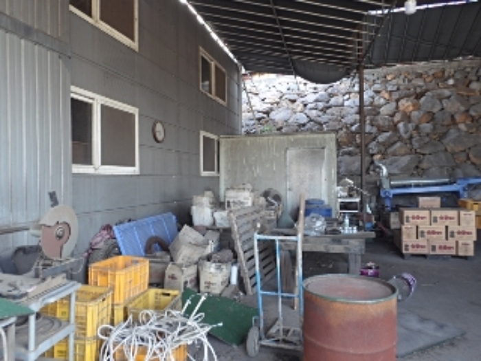 제시외 창고 전경