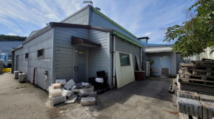 목록 3. 공장 건물 측면 및 후면