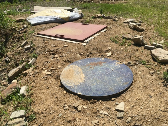 제시외물건 ㄱ - 관정 및 모터 전경