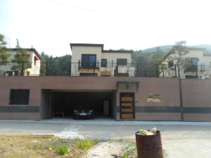 목록8 지상에 있는 제시외 2층 건물 현황 사진