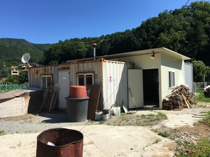 제시외건물 - 컨테이너2개동 및 판넬조 창고 1개동 전경 (1)