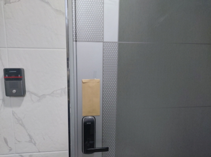 202호 현관문 전경