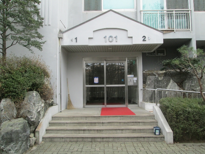 101동 1,2라인 현관