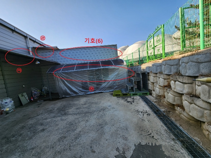 건물 기호 (6) 전경 및 제시외 건물 ㉣, ㉩, ㉪