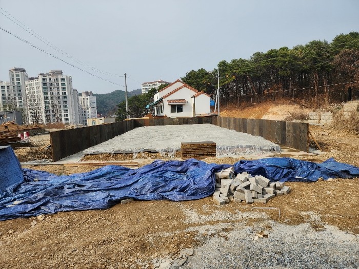 제시외 ㉠ 건축허가면적 바닥 기초공사