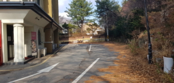 목록2 모텔 차량 진입로