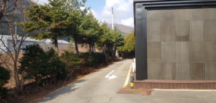 목록2 모텔 차량 진입로