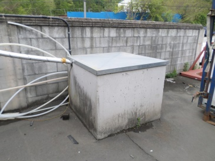 관정으로 보이는 구조물