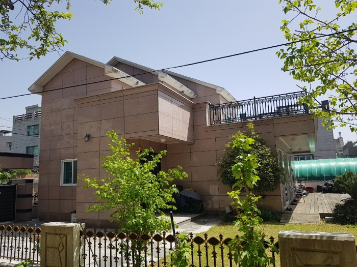 본건 토지 및 건물(가) 전경(서측에서 촬영)