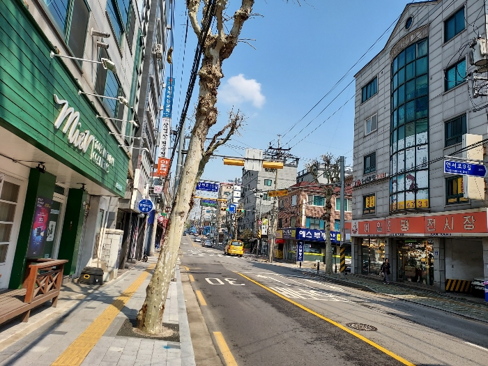 주위환경(본건 동측 인근 대로변)