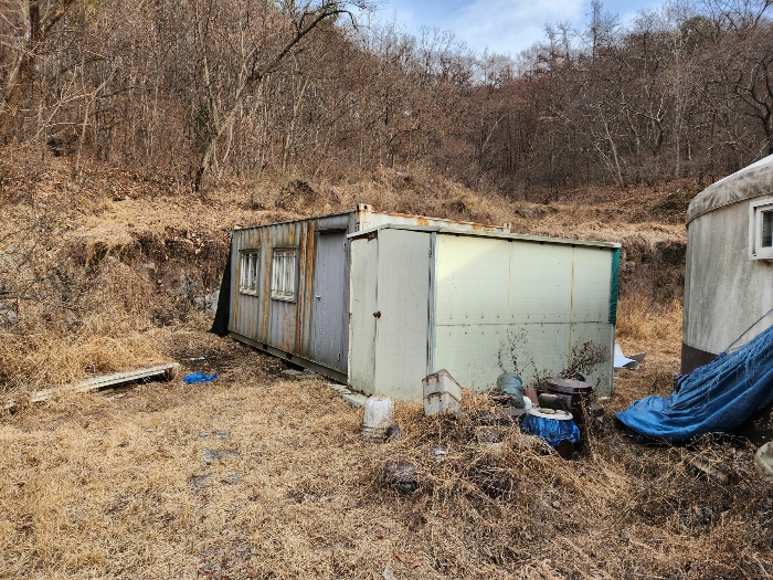 콘테이너 창고(북서측에서 촬영)