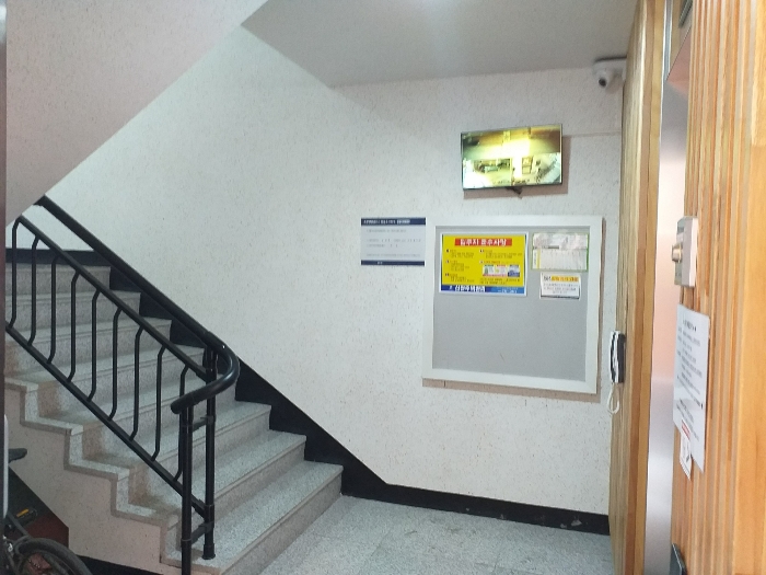 1층 다가구 계단실