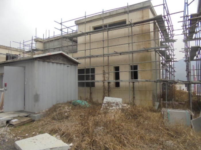 목적물 12번, 신축중인 2층 주택