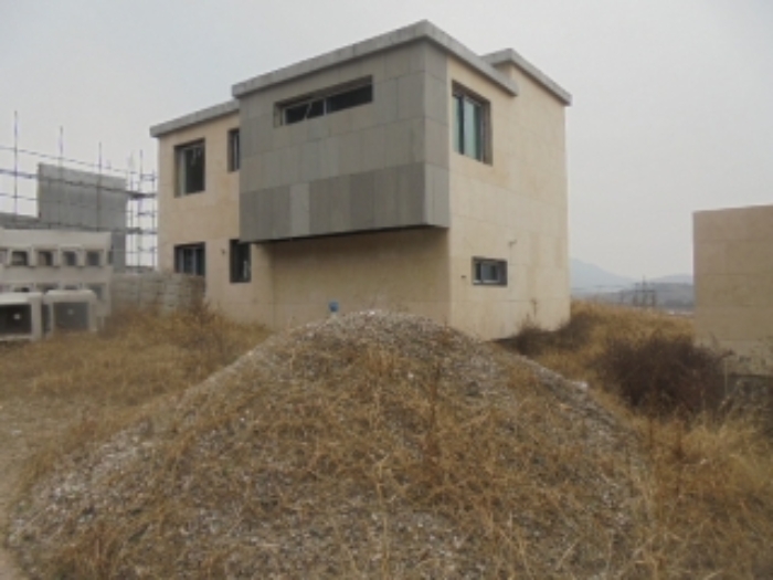 목적물 4번, 신축중인  2층 주택