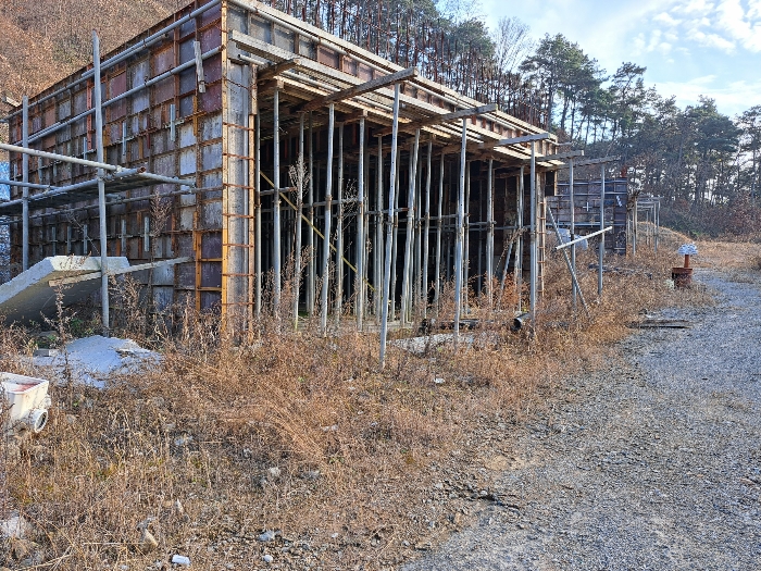 대상물건1 및 그 지상의 평가하지 아니하는 건물 등