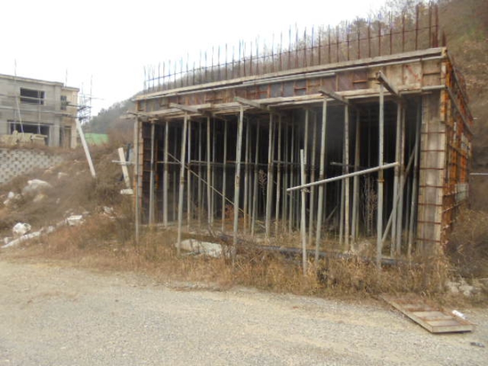 목적물 1번, 바닥기초공사