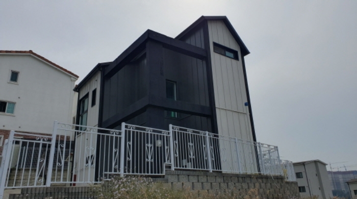 목록4 지상 제시외 건물 전경1