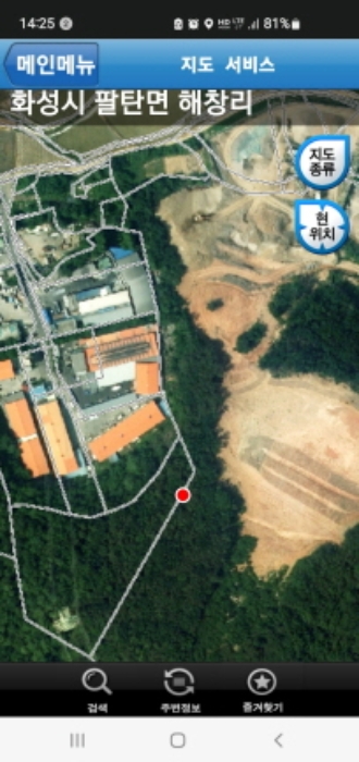 해당 토지 경계부분의 묘지가 있는 장소(붉은 점 부분)(경기지도앱 상의 현위치)