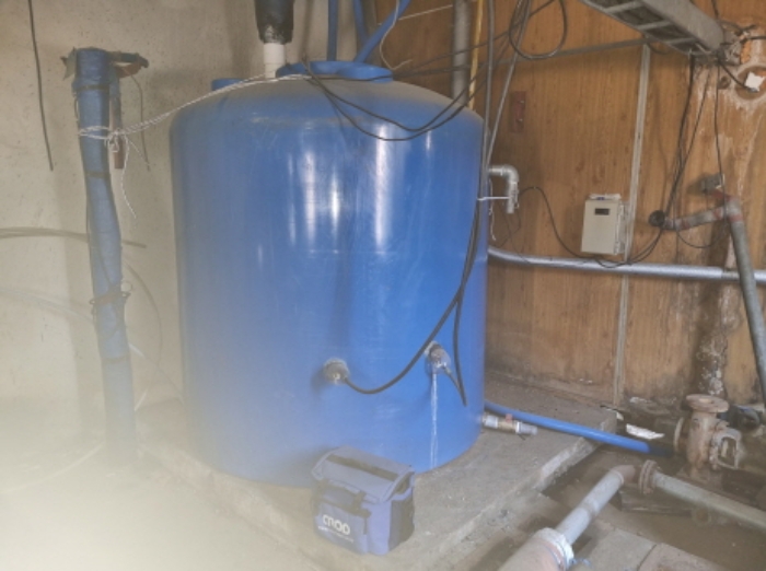 목록 13 공장건물 우측 저온창고 옆 기계실에 있는 기계기구 사진