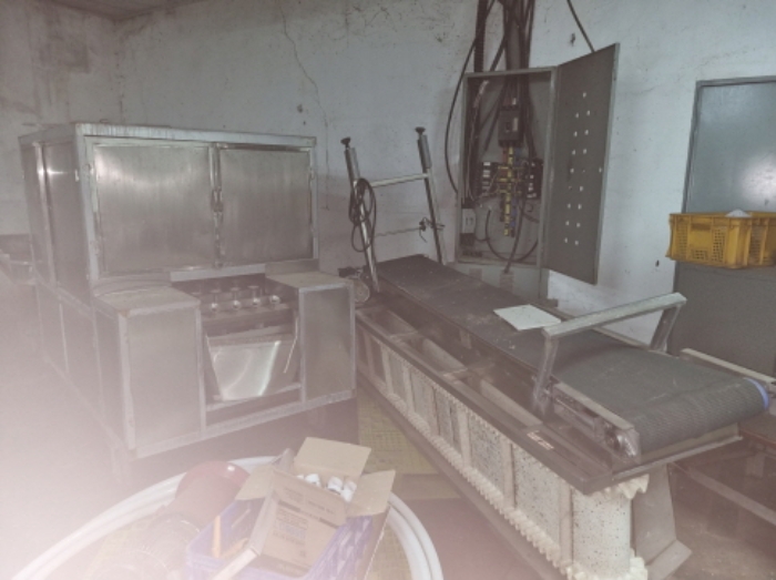 목록 14 공장건물 내부에 있는 기계기구 사진