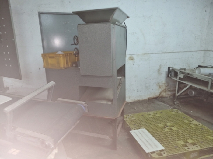 목록 14 공장건물 내부에 있는 기계기구 사진