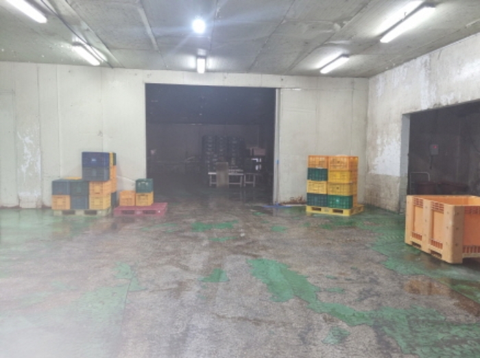 본건 부동산 목록 13 공장건물 1층 공장 내부 사진