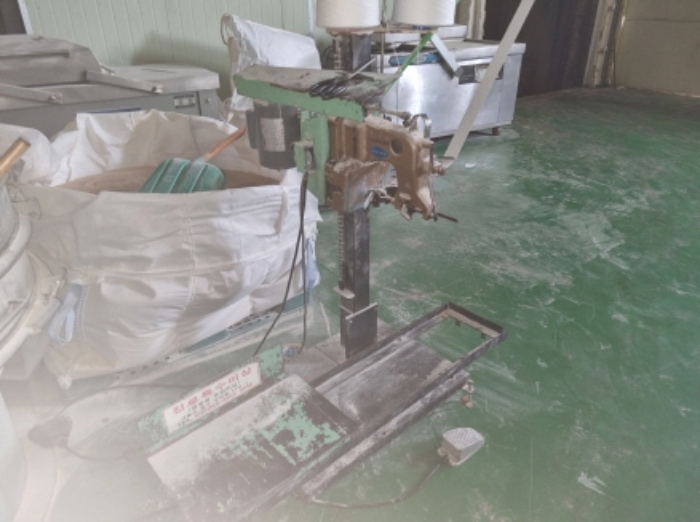 목록 13 공장건물 2층에 설치된 기계기구 사진